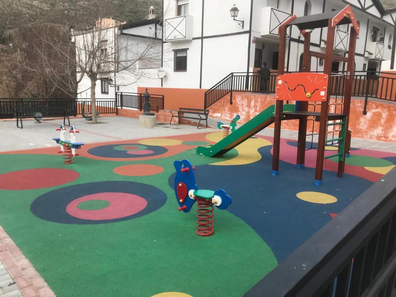Apartamentos Duquesa Sierra Nevada ピノス・ヘニル エクステリア 写真